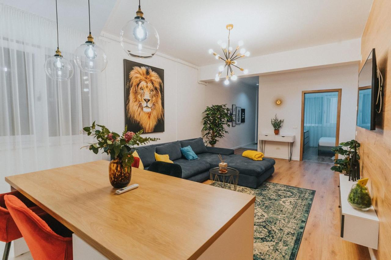 Urban Safari At Eas Residence Орадеа Екстериор снимка