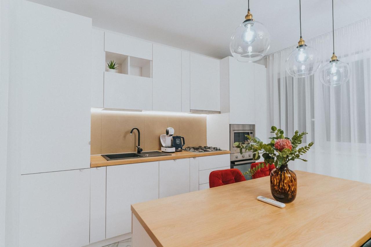 Urban Safari At Eas Residence Орадеа Екстериор снимка